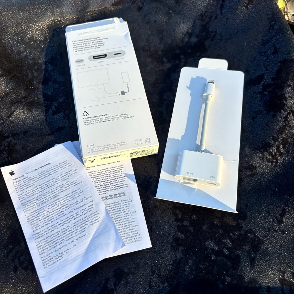 New in Box Apple Digital Lightning to HDMI Adapter iPhone iPad - Picture 2 of 5